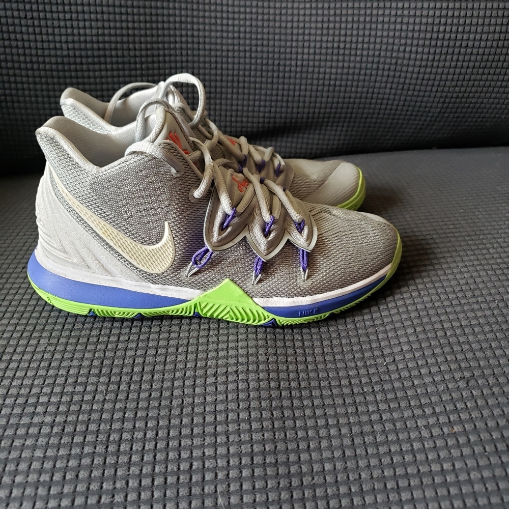 Big kids Nike Kyrie sneakers